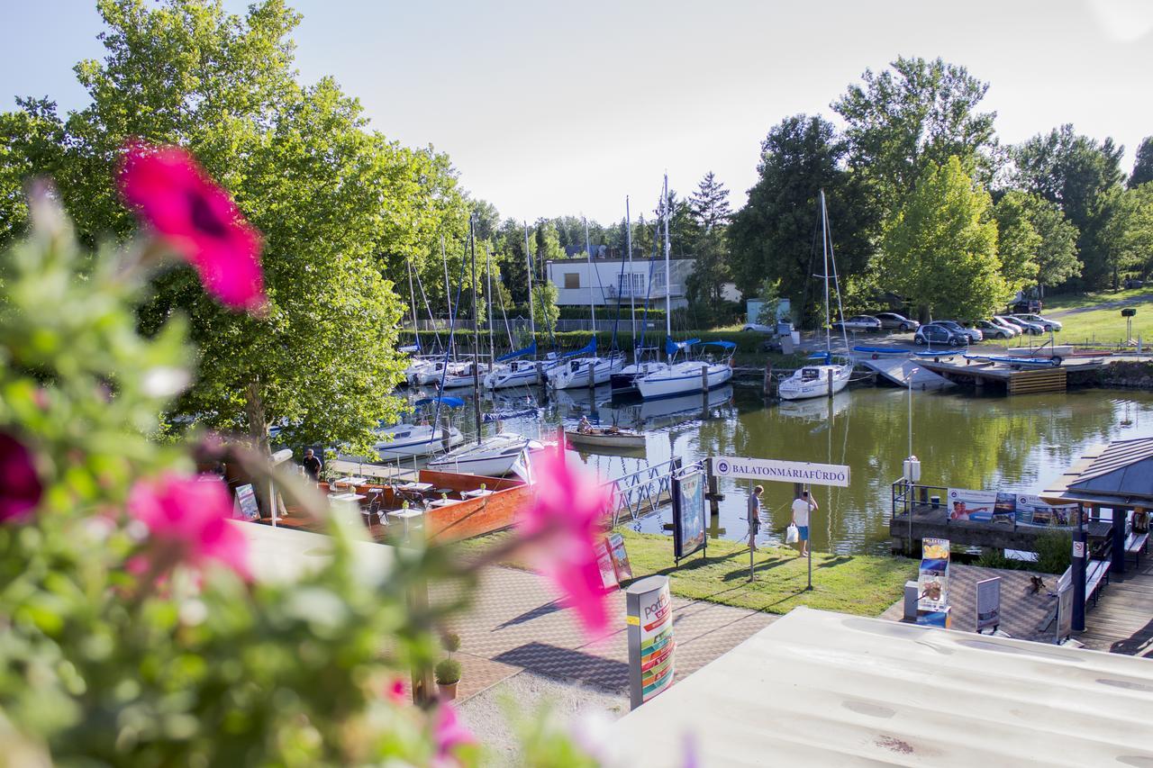 Bed & Breakfast Port Etterem&panzio Balatonmariafurdo
